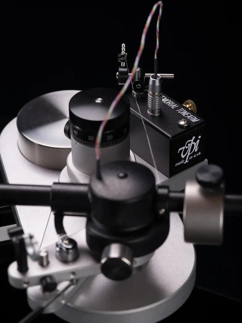 VPI Avenger Turntable