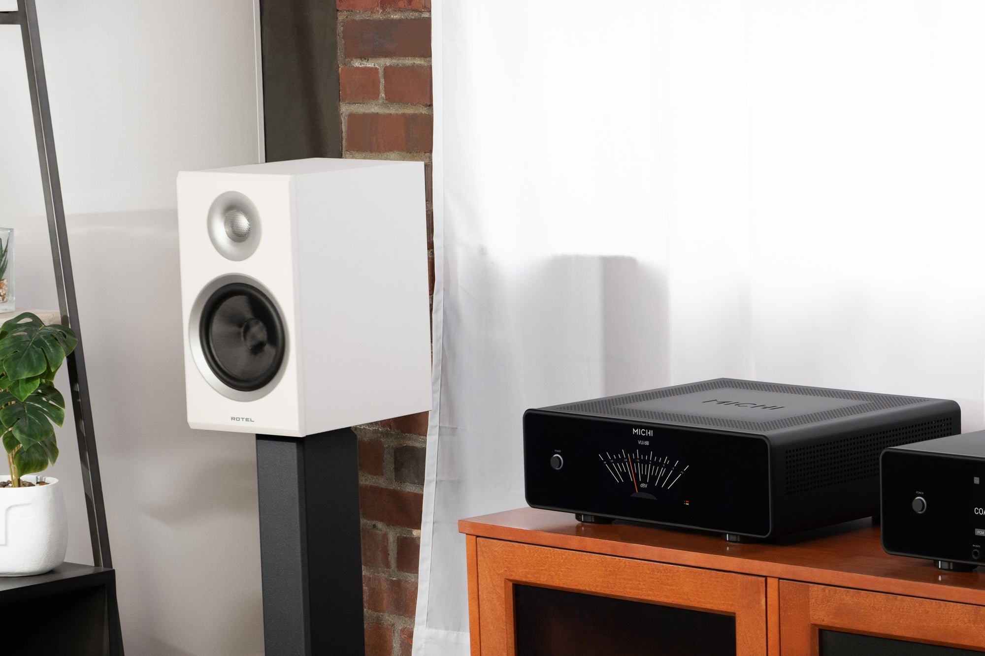 Rotel Amora 5 Loudspeaker (Pair)