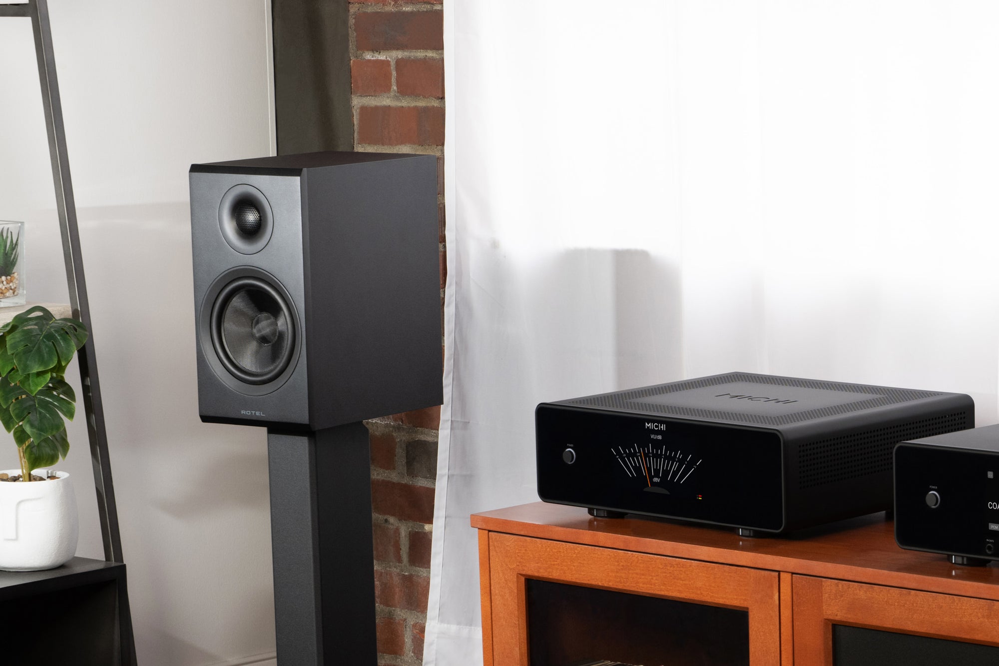 Rotel Amora 5 Loudspeaker (Pair)